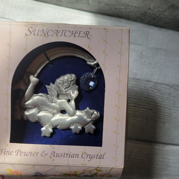 Fine Pewter & Austrian Crystal Angel Suncatcher With Stars & Rainbow Design - Picture 1 of 7
